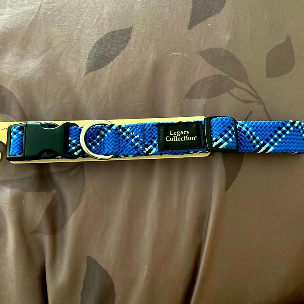 NWT Large Dog Collar - blue with black clip